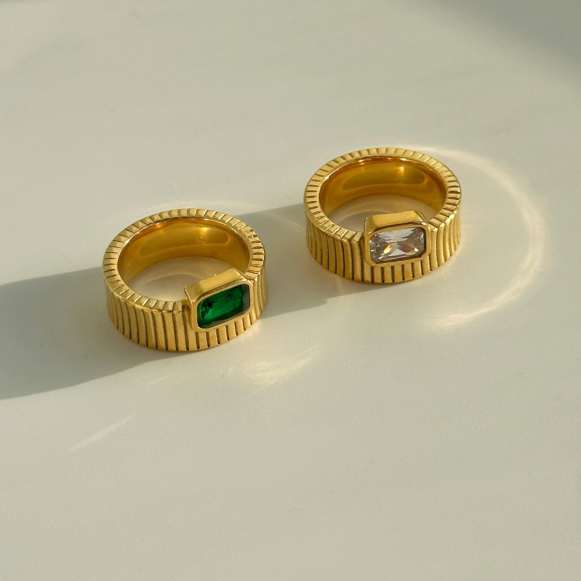 Wholesale 18k Real Gold Electroplated Titanium Steel Emerald Zircon Stripe Ring